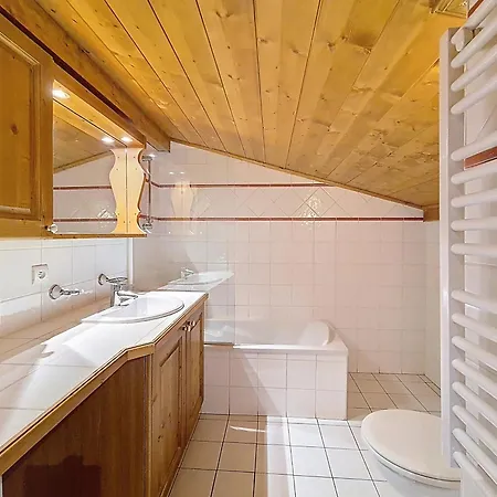 Mansardé Proche Des Pistes Avec Balcon Et Piscine Apartamento